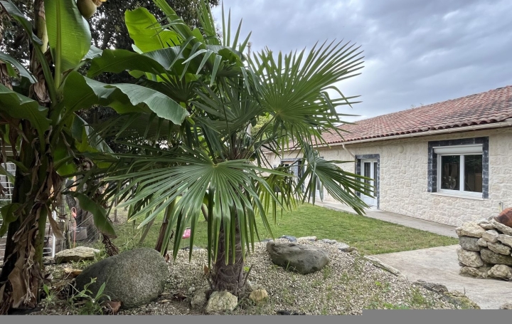 Maison   CLAIRAC  227 m2 205 000 € 